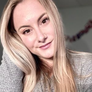 Meet your Posher, Deanna